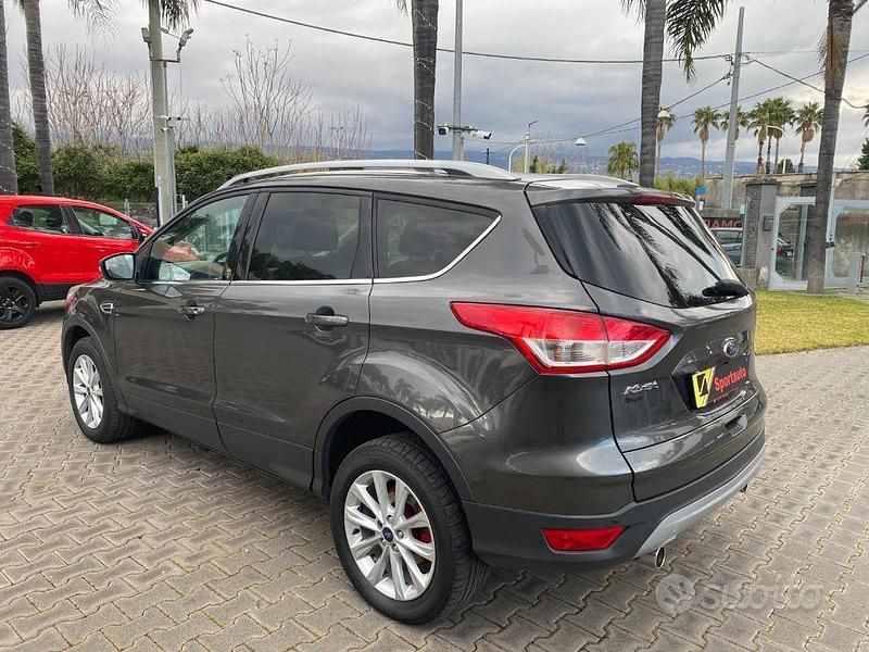 Usata Ford Kuga Titanium 150 CV (110 kW) 2015 Grigio SUV