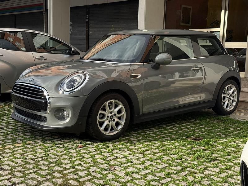 Usado Mini Cooper 136 HP (100 kW) 2019 Cinzento Citadino