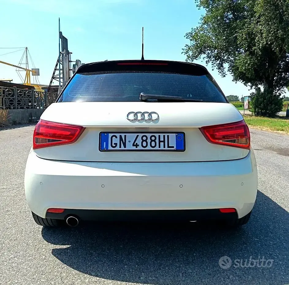 Usata Audi A1 Attraction 90 CV (66 kW) 2013 Bianco Utilitaria