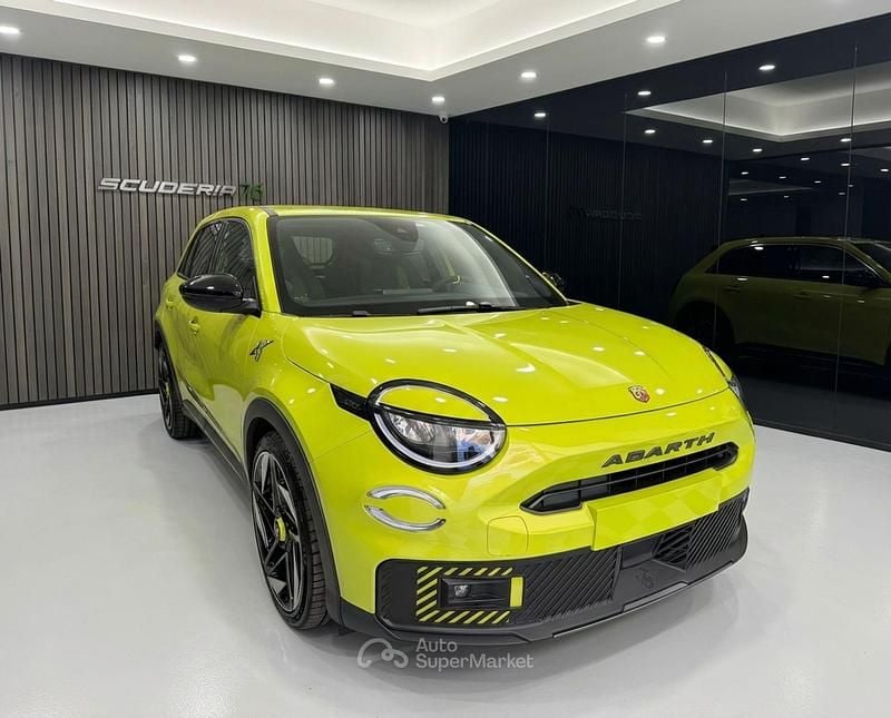 Nuova Abarth 600e Turismo 175 kW (239 CV) 2026 Acid green SUV