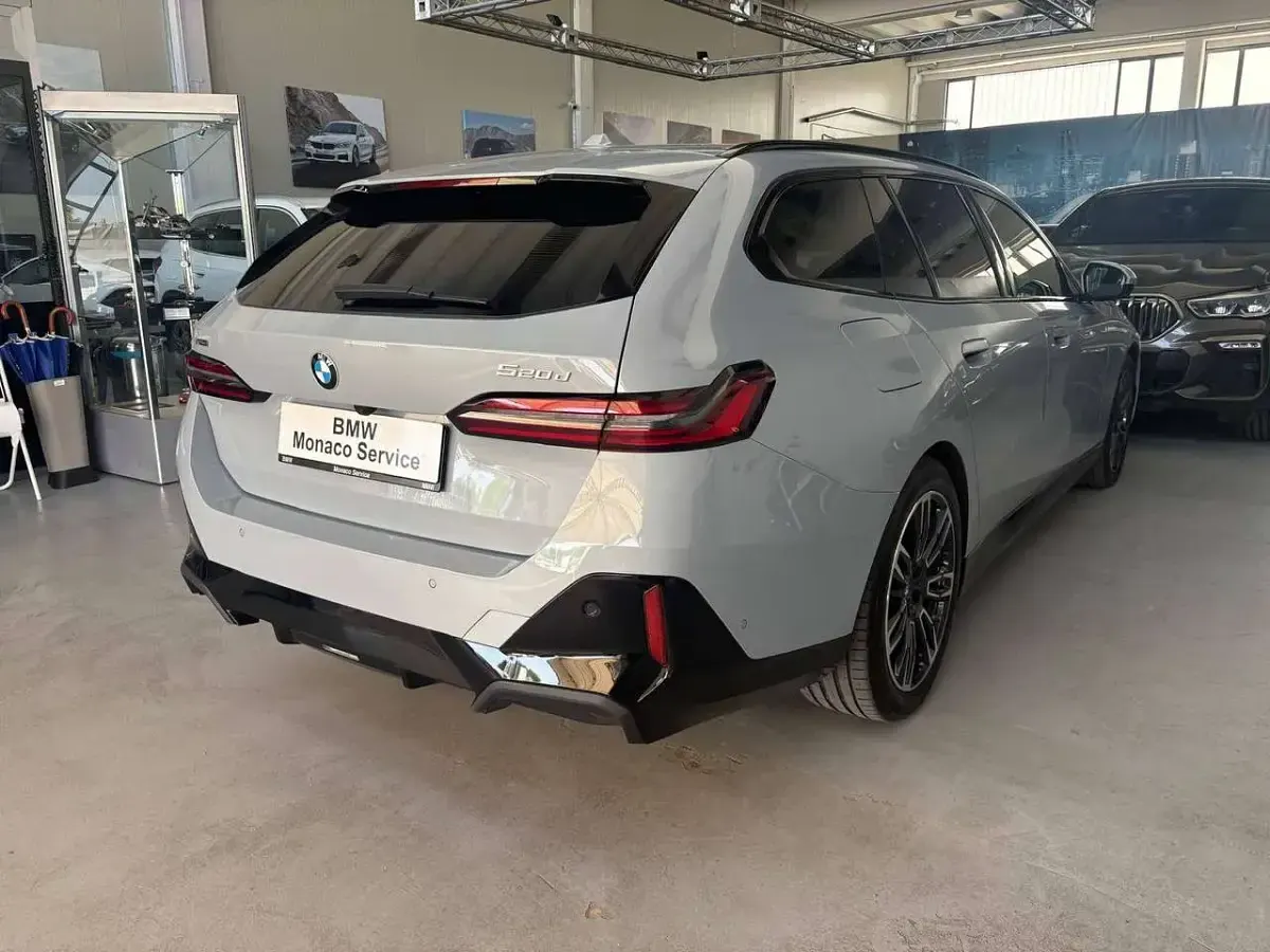 Usata BMW 520 M Sport 197 CV (144 kW) 2025 Brooklyn grau metallic Station wagon
