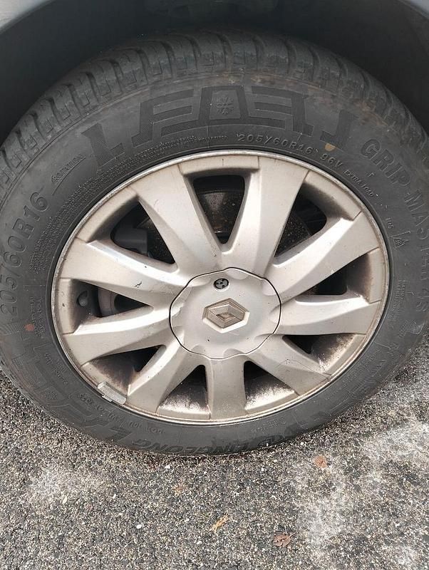 Usata Renault Scénic II 100 CV (73 kW) 2007 Monovolume