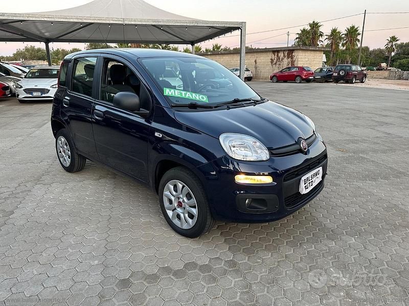 Usata Fiat Panda Lounge 85 CV (62 kW) 2018 Blu Utilitaria