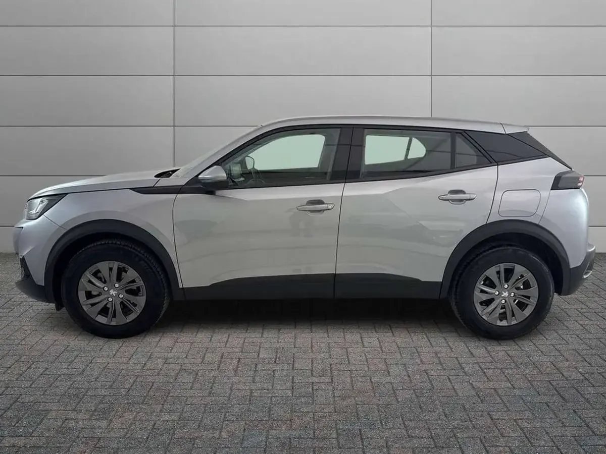Usata Peugeot 2008 Active 110 CV (80 kW) 2021 Grigio SUV