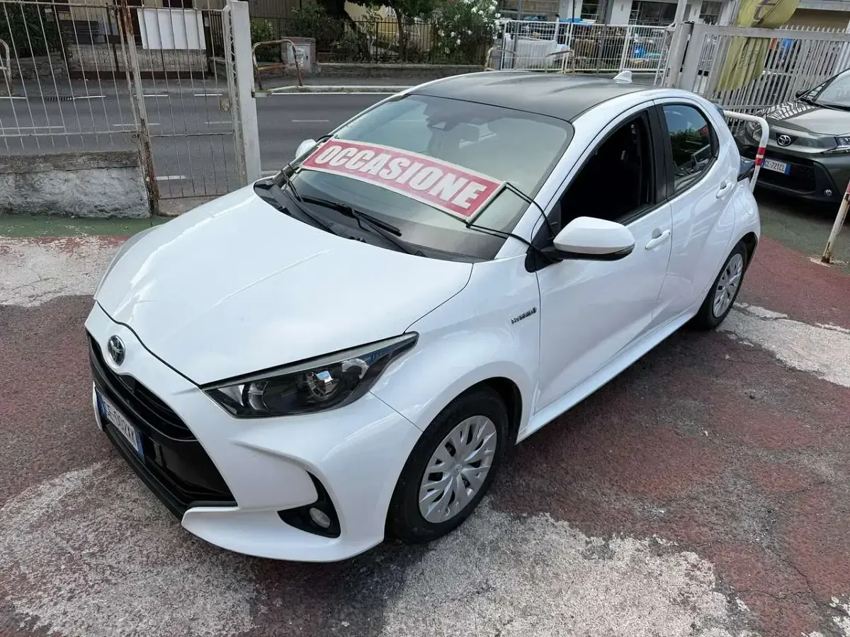 Usata Toyota Yaris 92 CV (67 kW) 2021 Bianco Utilitaria