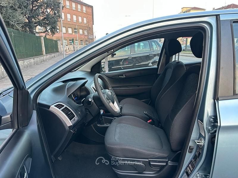 Usata Hyundai i20 77 CV (56 kW) 2011 Blu Berlina