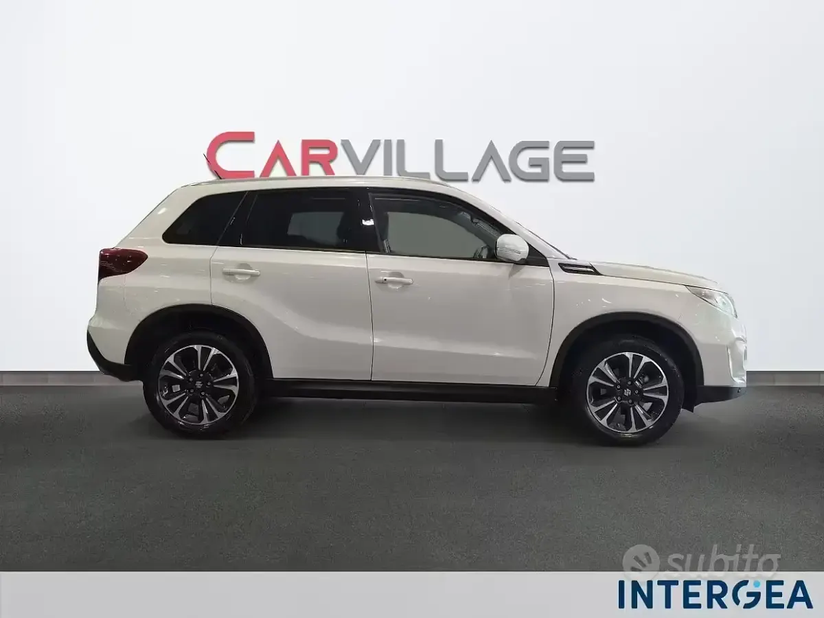 Usata Suzuki Vitara 102 CV (75 kW) 2024 Bianco SUV