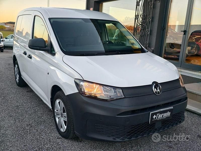 Usata VW Caddy Business 102 CV (75 kW) 2021 Bianco Monovolume