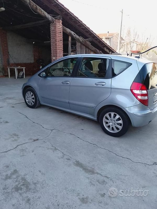 Usata Mercedes A180 95 CV (69 kW) 2006 Grigio Berlina