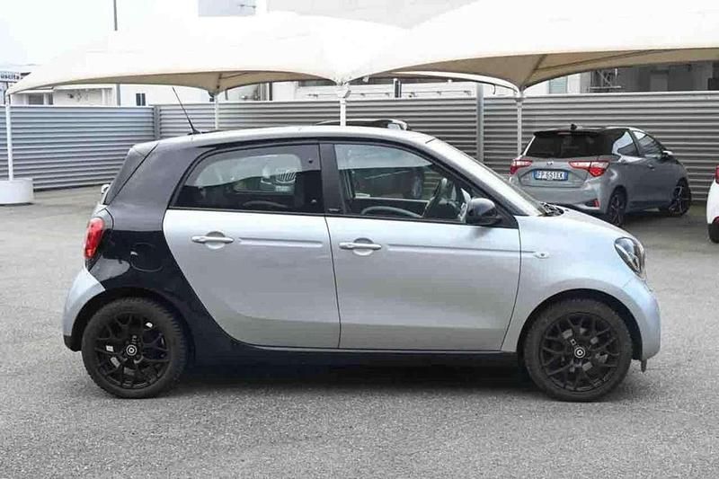 Usata Smart ForFour Passion 71 CV (52 kW) 2015 Grigio Utilitaria