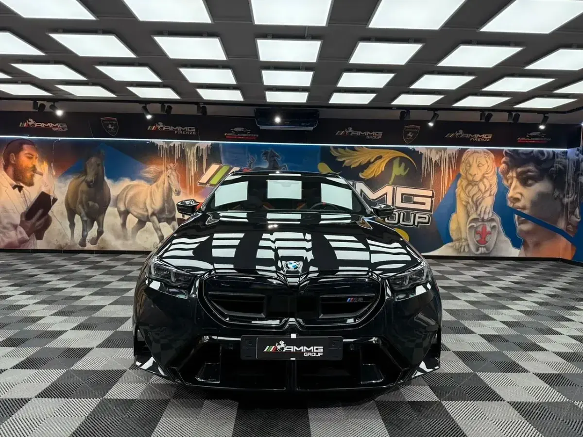 Usata BMW M5 Efficient Dynamics 727 CV (534 kW) 2025 Nero Station wagon
