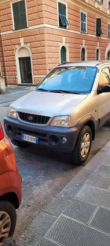 Usata Daihatsu Terios 86 CV (63 kW) 2003 Argento SUV