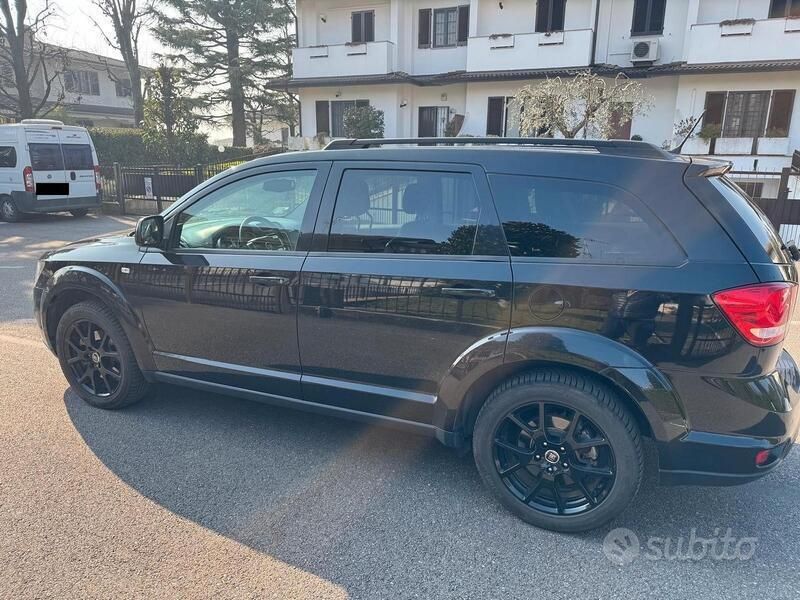 Nero Usata 2015 Fiat Freemont Black Code SUV | 9700 € (Cara) - Immagine 1/4