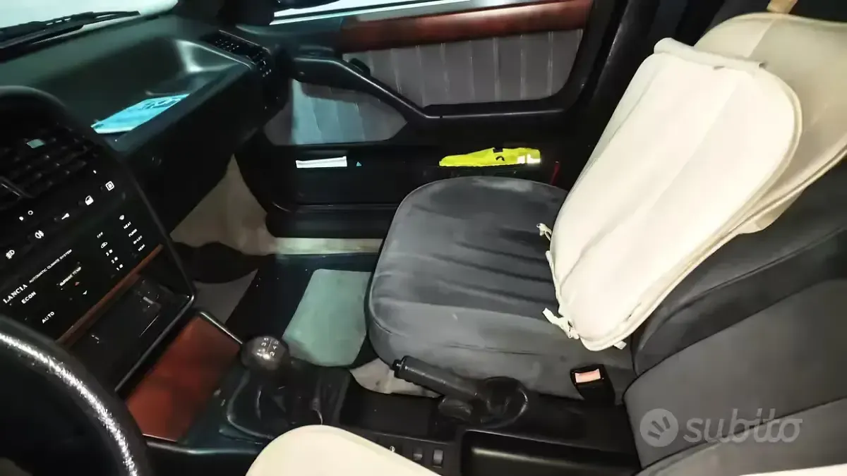 Usata Lancia Thema 117 CV (86 kW) 1991 Bluazzurro Berlina