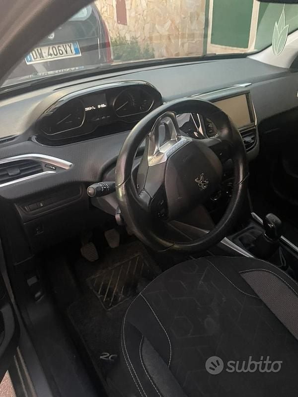 Usata Peugeot 2008 2016 Grigio SUV