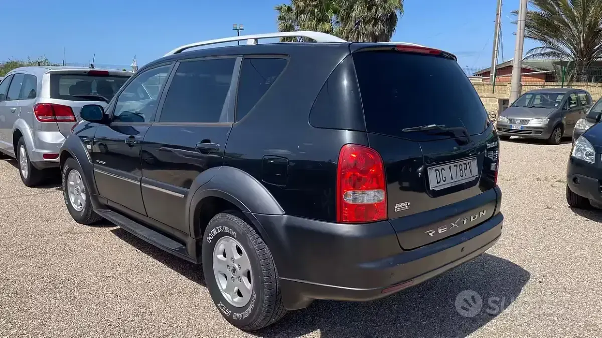Usata SsangYong Rexton 165 CV (121 kW) 2007 Nero SUV