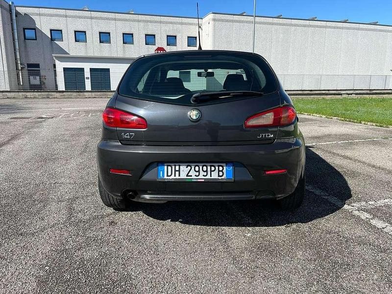 Usata Alfa Romeo 147 150 CV (110 kW) 2007 Nero Utilitaria