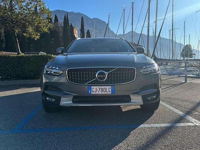 Usata Volvo V90 CC Pro 190 CV (139 kW) 2019 Grigio Station wagon