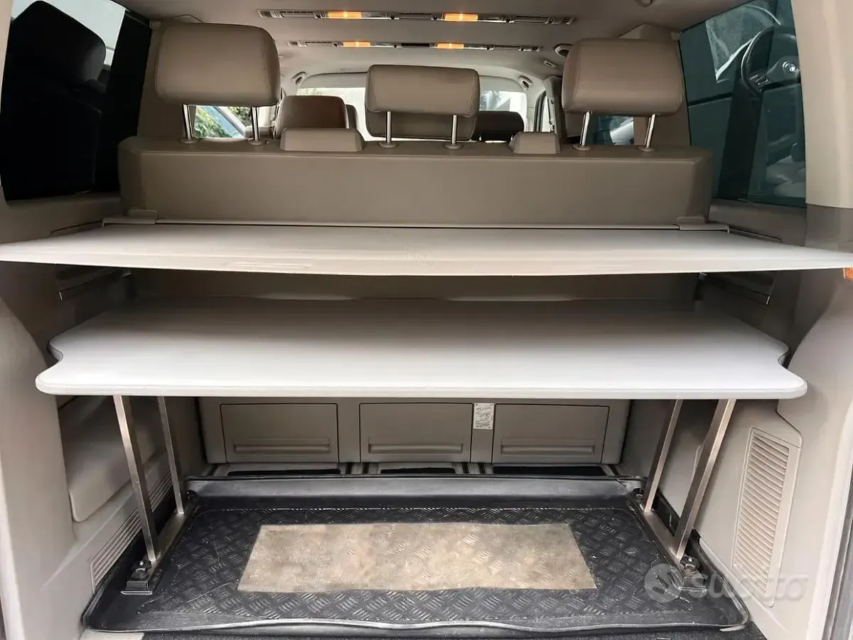 Usata VW T5 Highline 140 CV (102 kW) 2009 Grigio Furgone