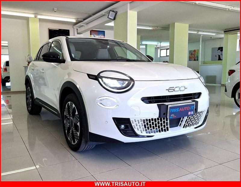 Usata Fiat 600 La Prima 110 CV (80 kW) 2024 Verde Berlina