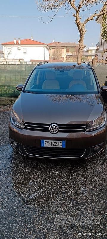 Usata VW Touran Comfortline 105 CV (77 kW) 2015 Marrone Monovolume