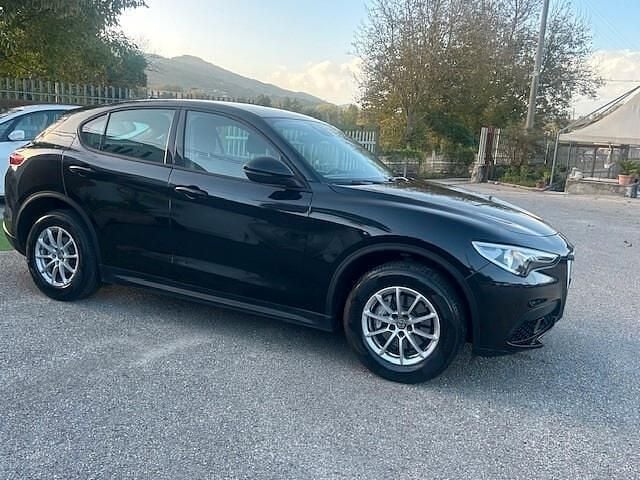 Usata Alfa Romeo Stelvio Executive 190 CV (139 kW) 2019 Nero SUV
