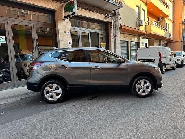 Usata Nissan Qashqai Acenta 116 CV (85 kW) 2019 Grigio SUV