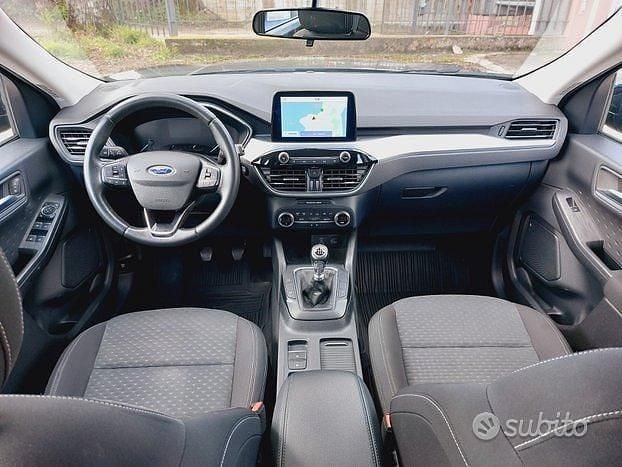 Usado Ford Kuga Titanium 120 CV (88 kW) 2021 Negro SUV