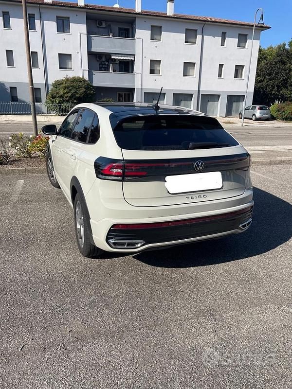 Usata VW Taigo R-line 110 CV (80 kW) 2022 Beige SUV