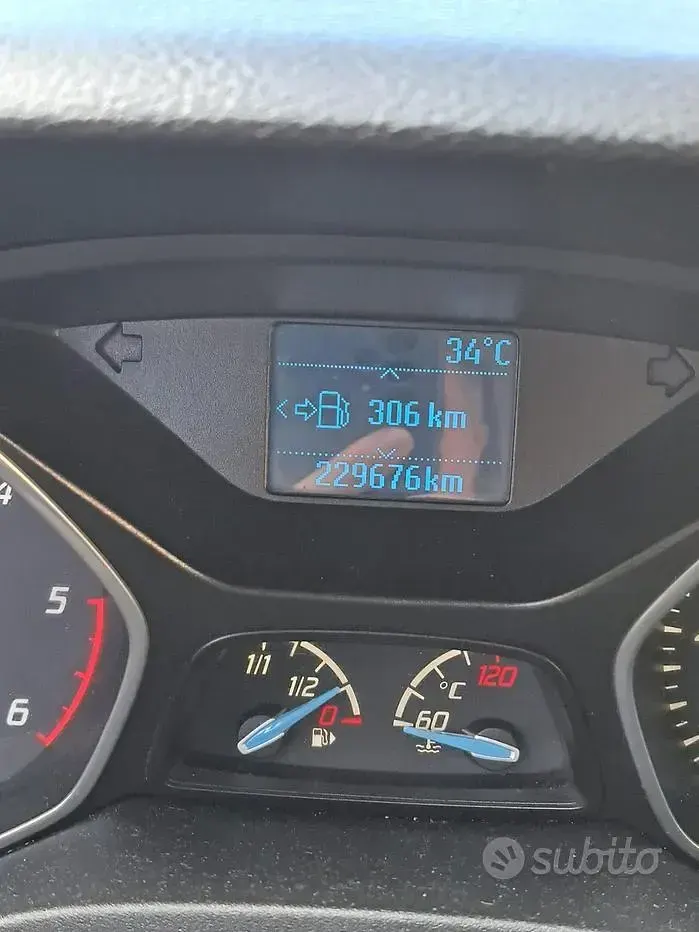 Usata Ford Focus 115 CV (84 kW) 2013 Grigio Station wagon