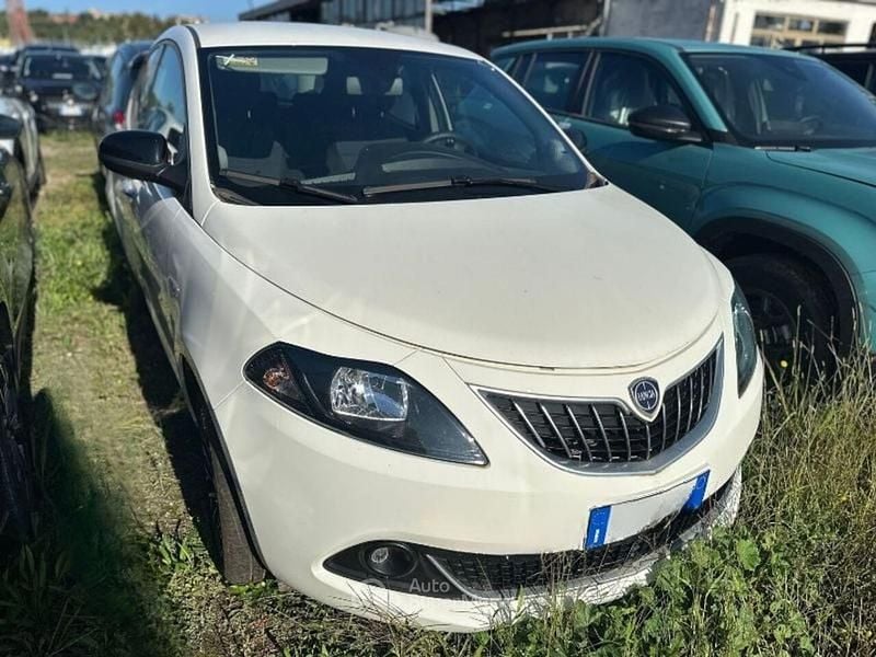 Usata Lancia Ypsilon S 70 CV (51 kW) 2024 Bianco Utilitaria