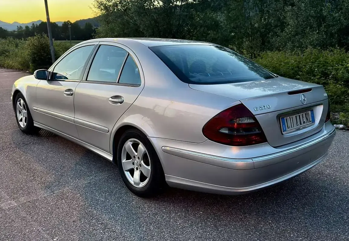 Usata Mercedes E270 Elegance 177 CV (130 kW) 2003 Berlina