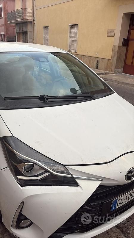 Usata Toyota Yaris 69 CV (50 kW) 2018 Bianco Berlina