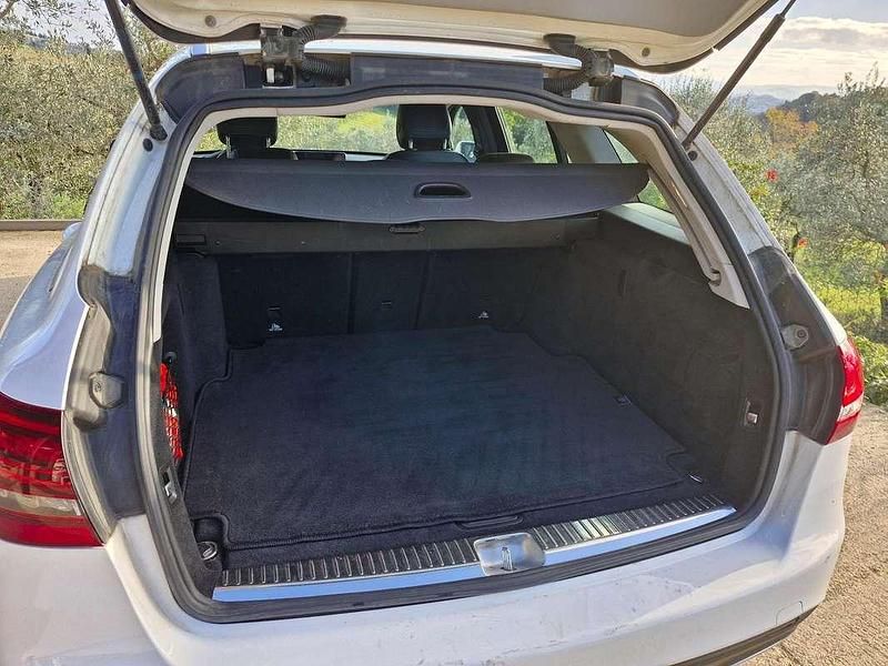 Usata Mercedes C220 AMG line 194 CV (142 kW) 2019 Bianco Station wagon
