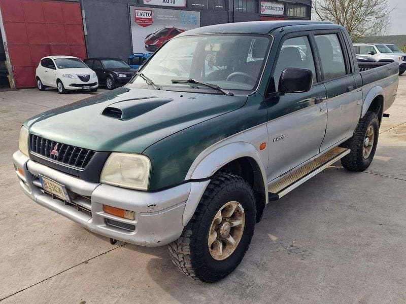 Usata Mitsubishi L200 99 CV (72 kW) 2000 Argento Pick-up