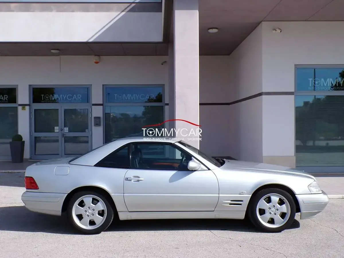 Usata Mercedes SL320 224 CV (164 kW) 2000 Argento Cabrio