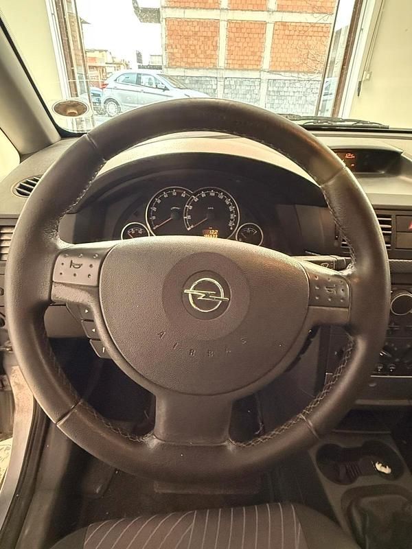 Usata Opel Meriva Cosmo 75 CV (55 kW) 2006 Grigio Monovolume