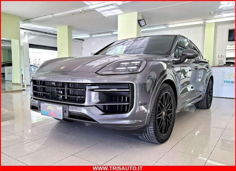 Nuova Porsche Cayenne 470 CV (345 kW) 2026 Grigio SUV