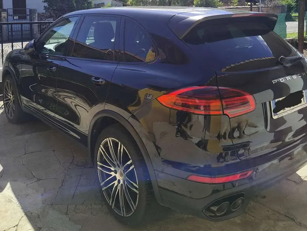 Usata Porsche Cayenne Platinum Edition 250 CV (183 kW) 2016 Nero SUV