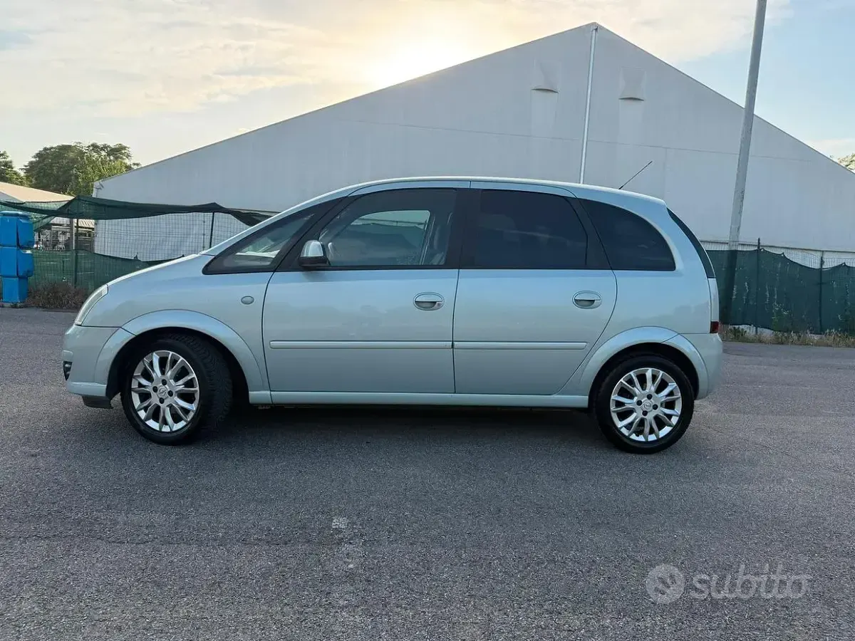 Occasion Opel Meriva Cosmo 90 ch (66 kW) 2010 Monospace