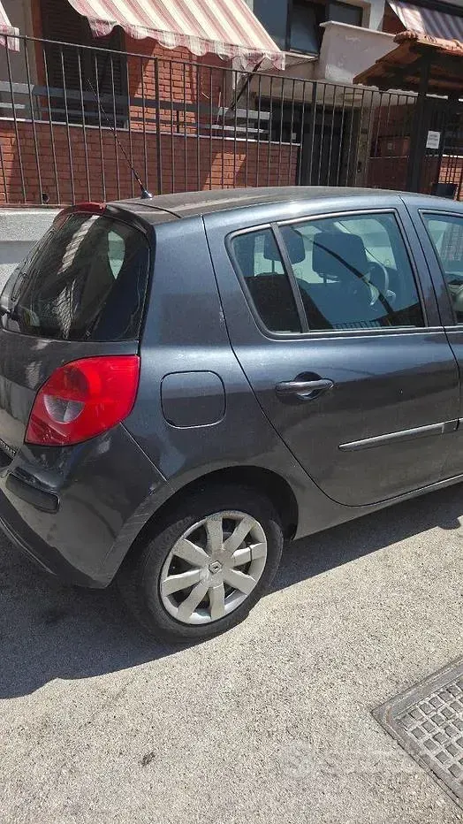 Usata Renault Clio 78 CV (57 kW) 2006 Utilitaria