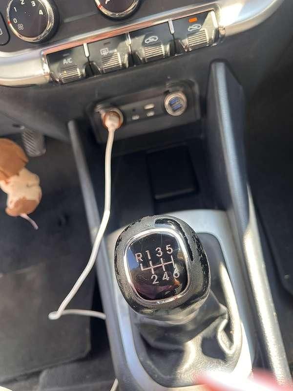 Usata 2015 Kia Rio Berlina | 5000 € (Ottimo prezzo) - Immagine 1/4