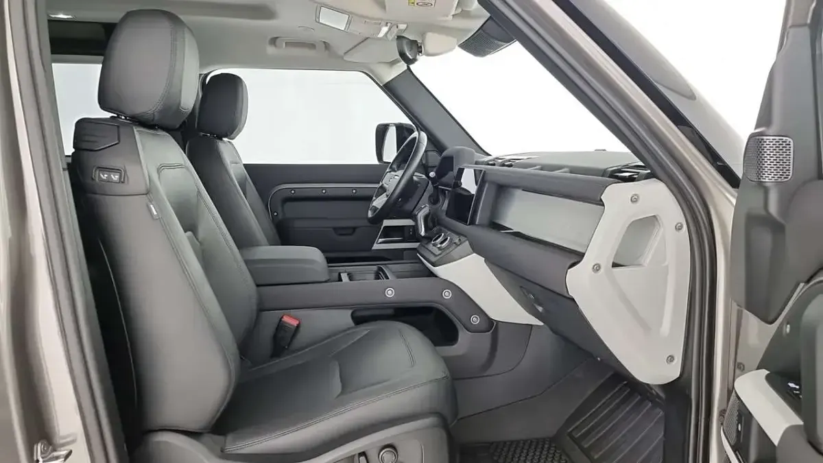 Usata Land Rover Defender SE 200 CV (147 kW) 2022 Grigio SUV