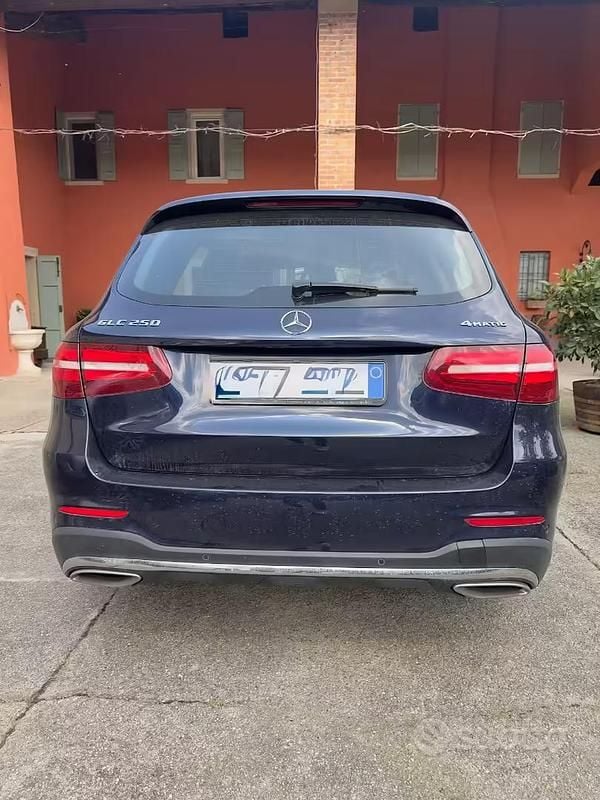 Usata Mercedes GLC250 211 CV (155 kW) 2019 Blu SUV
