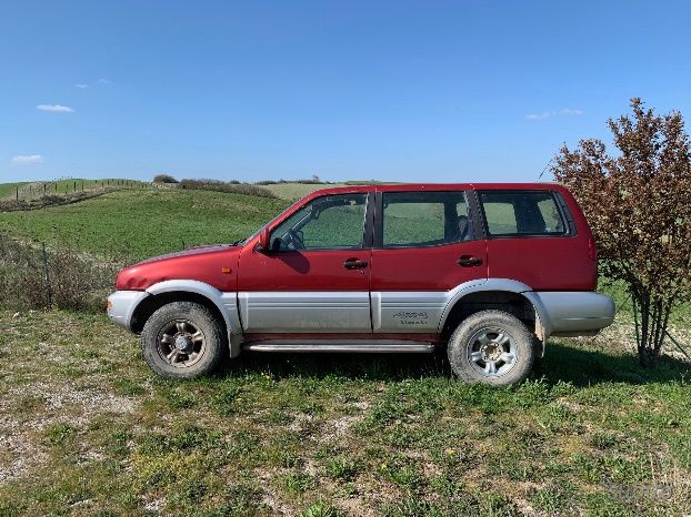 Nissan terrano 1999