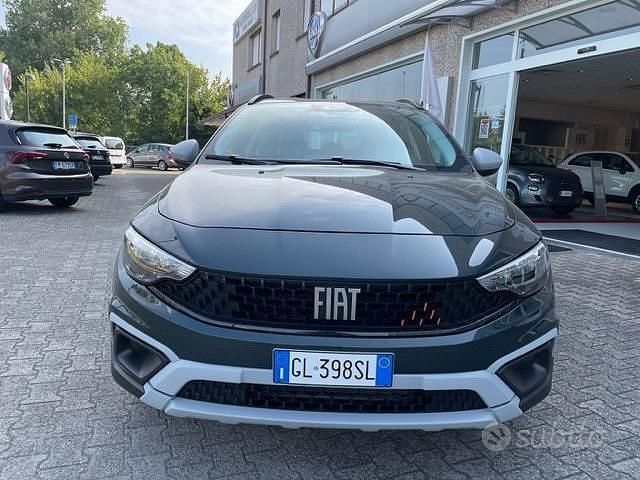 Usata Fiat Tipo 130 CV (95 kW) 2023 Verde Utilitaria