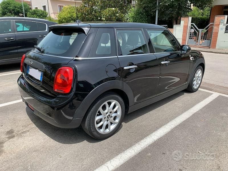 Usata Mini One D 95 CV (69 kW) 2017 Nero Utilitaria