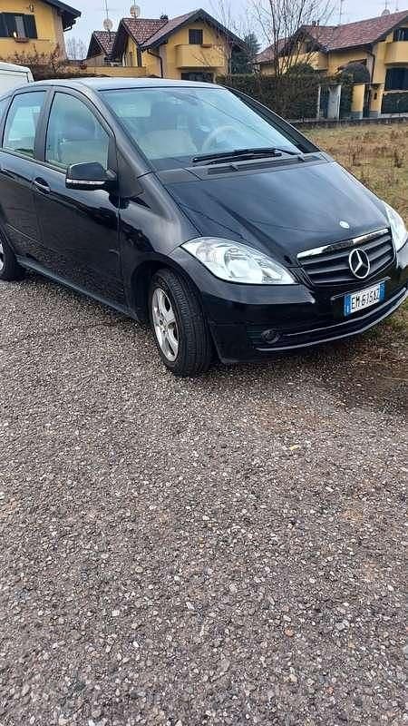 Usata Mercedes 180 109 CV (80 kW) 2012 Nero Berlina