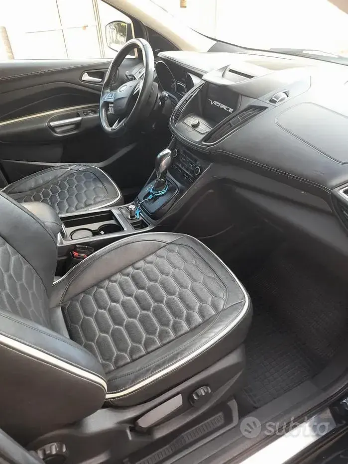 Usata Ford Kuga Vignale 179 CV (131 kW) 2019 Nero SUV