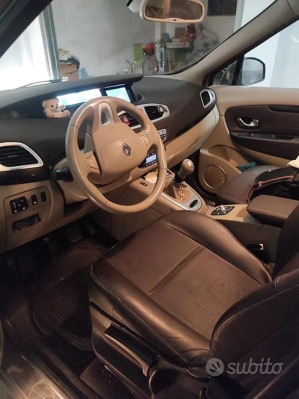 Usata Renault Scénic III Luxe 110 CV (80 kW) 2010 Monovolume